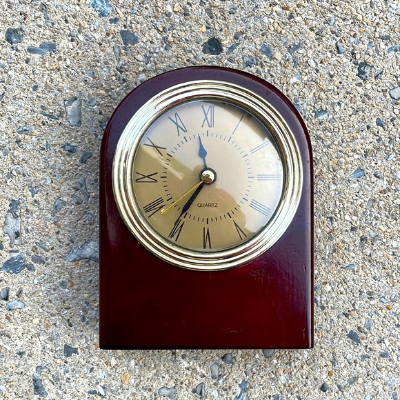 Other Desk Clock Vintage Cherry Wood And Brass Colored Clock With